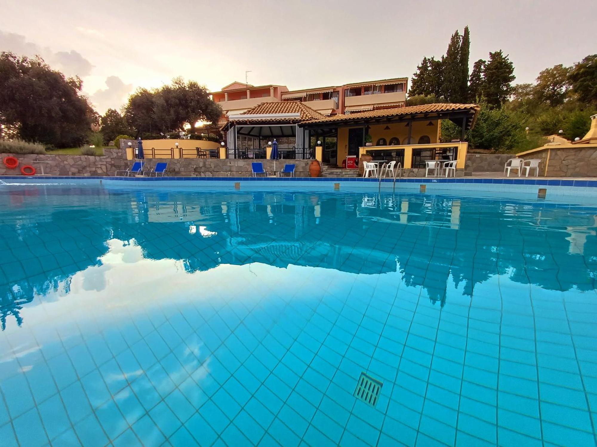 Penelope Apartment Hotel Dassia  Dış mekan fotoğraf